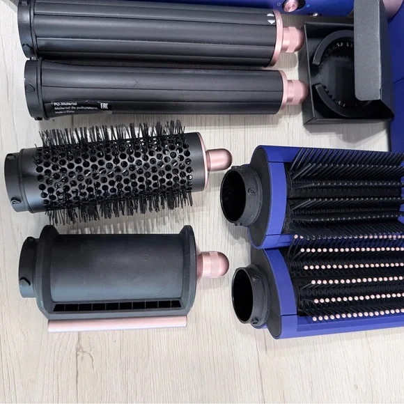 Dyson Special Edition Airwrap ™ Multi-Styler
Complete Long - Picture 4 of 14
